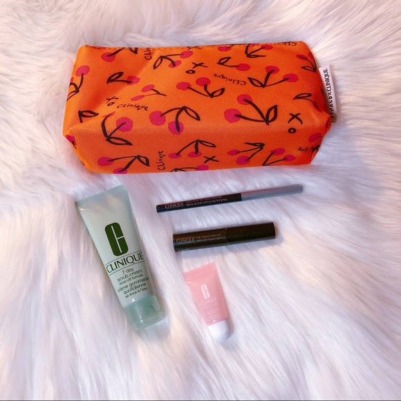 New Clinique Deluxe Sample Travel Size Makeup Set